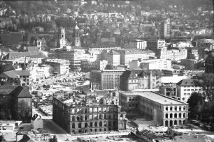 Stuttgart: Blick vom Kriegsbergturm auf Friedrichstraße und Turmhaus