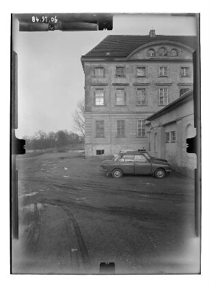 Wedendorfersee-Wedendorf. Ehem. Gutshaus (1697, Umbau 1805-1810; M. F. Rabe). Seitenfront (Teilansicht) von Westen