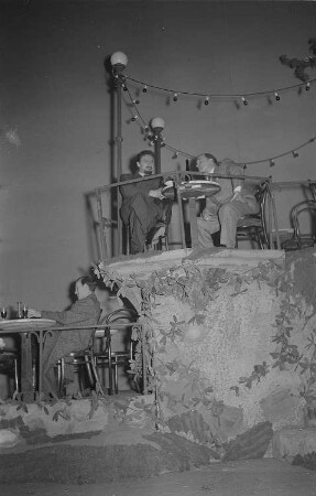 Szenenbilder aus dem Stück "Julius Fucik" von Juri Burjakowski am Deutschen Theater Berlin : Szenenbild