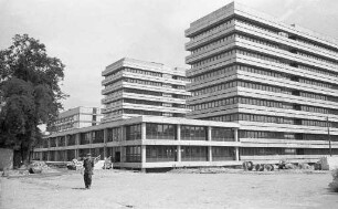 Neubau für Chemie an der Technischen Hochschule Karlsruhe.