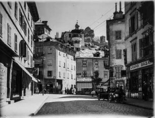 Sitten : Straße durch eine Geschäftsstraße von Sitten