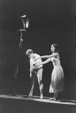 Szenenbilder aus "Stunde des Tanzes", Ballett in der Choreographie von Jean Weidt?. Dramatische Ballett der Volksbühne Berlin, 23.11.1958