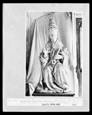 Segnender Petrus mit Tiara und Schlüssel