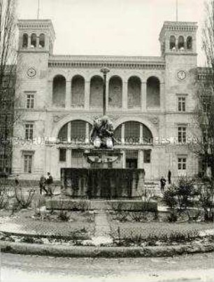 Der restaurierte Hamburger Bahnhof in Berlin