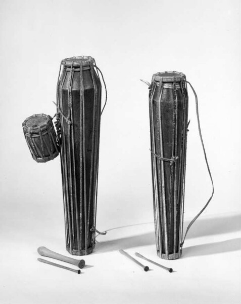 Double cone drums with mallets