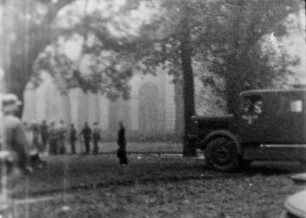 Zerstörungen Zweiter Weltkrieg. Löscharbeiten am Friedrichsplatz