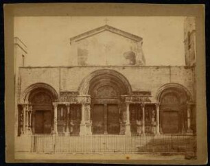 Abteikirche Saint-Gilles, Saint-Gilles: Hauptfassade