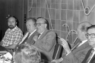 Redaktionskonferenz des Landesbeauftragten für die Europawahl Eduard Adorno bei den "Badischen Neuesten Nachrichten"