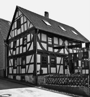 Rabenau, Mittelstraße 8