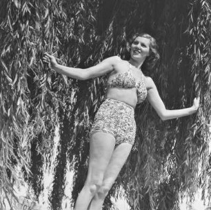 Frau im Bikini