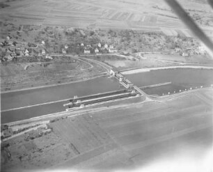 Luftaufnahme Neckar, Schleuse, Wehr, Kraftwerk, Aldingen