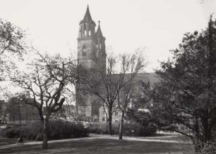 Magdeburger Dom : Magdeburg. Magdeburger Dom (1363 geweiht). Ansicht aus der Grünanlage Hegelstraße. Blick nach Nordwesten