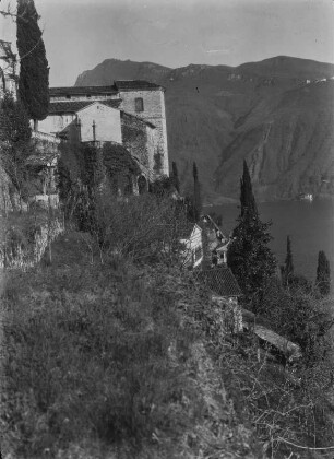 In Morcote : Blick auf die Kirche in Morcote