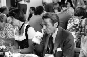 1979 Nobelpreisträgertagung Physik; Bayrisches Frühstück (26.6.79): Graf Lennart Bernadotte, Ivar Giaever