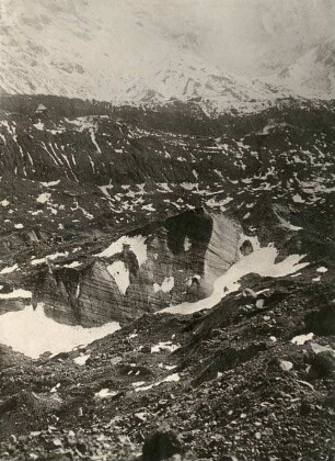 Moränenschutt auf dem Caldera-Gletscher des Altar 4400 m