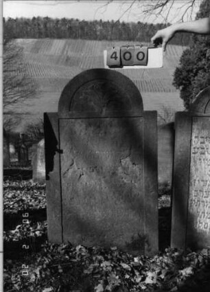 Grabstein 400