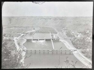 Hessigheim, Blick von der Kanzel auf Wehr, Kraftwerk und Schleuse flussaufwärts