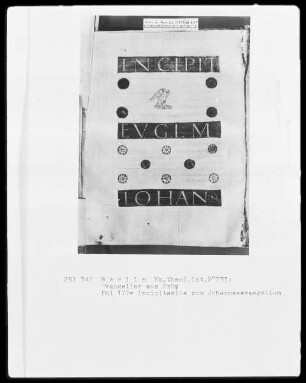 Evangeliar aus Prüm — Incipit mit Kapitalen und Adler, Folio 177verso