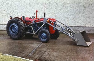 Radtraktor ITM 539 mit Frontlader
