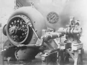 Hochdruck-Francis-Spiralturbine mit Außenregelung und automatischem Regulator, im Gussgehäuse (Amme, Giesecke und Konegen) : Technikgeschichte | Maschinenbau | Kraftmaschinen | Wasserkraftmaschinen