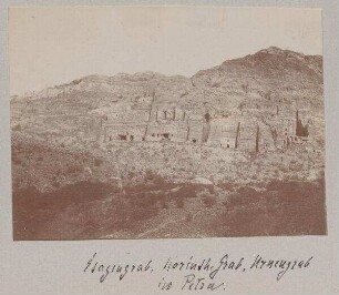 Etagengrab, korinth. Grab, Urnengrab in Petra.