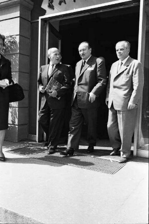 Besuch des in Amerika lebenden Karlsruher Gynäkologen Dr. Theodor Hirsch in seiner Heimatstadt Karlsruhe.