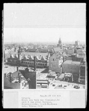 Leipzig. Blick vom Turm der Thomaskirche nach Osten zum Alten Rathaus, Nikolaikirche und Kroch-Hochhaus