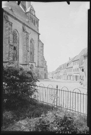 Lommatzsch. An der Kirche