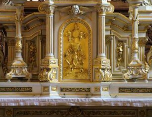 Frankreich. Alsace. Haut Rhin. Eguisheim. Kirche innen. Tabernakel
