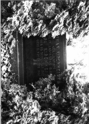 Grabstein 35 (Index: 100094009) Maße HxBxT: 121x139x21 cm Besonderheit: Doppelgrab: Grabstein 35