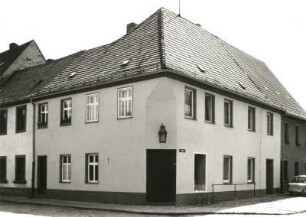 Belgern, Topfmarkt 10/Ecke Mühlbergstraße. Wohnhaus (1. H. 19. Jh.)