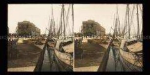 Schiffe im alten Hafen von Syrakus