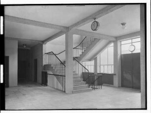 Arbeitsamt Altona : [Eingangshalle, Treppenhaus]