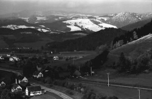Himmelreich: Blick auf B 31; Himmelreich und Dreisamtal; oberhalb Neubauernhof