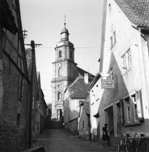 Mömlingen. Blick zur Pfarrkirche Sankt Martinus (1774)