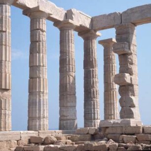 Kap Sunion, Poseidon-Tempel, Blick aus der Cella des Poseidon-Tempels, ehemals 6:13 Säulen, nach 448 v. Chr.