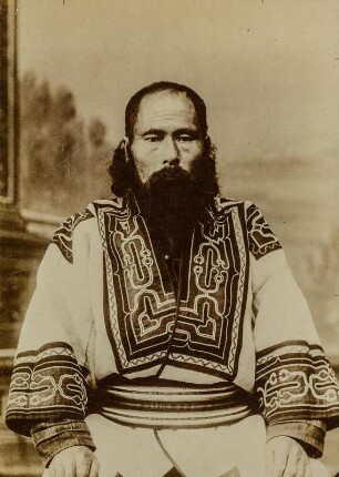 Mann der Ainu