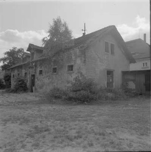 Ehemaliges Kammergut, Stallgebäude : Dresden-Pillnitz, Dampfschiffstraße 2. Ehem. Kammergut. Großer Pferdestall (1872)
