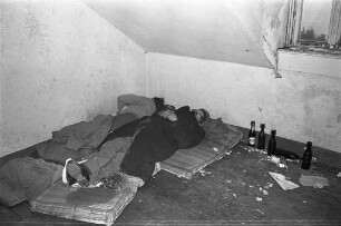 Nutzung des leerstehenden Hauses Rheinstraße 123 durch Obdachlose.