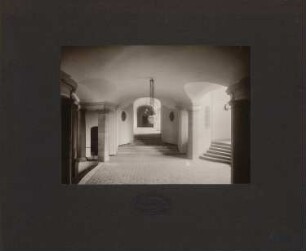 Amtsgericht, Berlin-Pankow: Treppenhalle, EG
