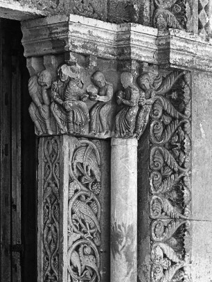 Lido di Siponto. San Leonardo di Siponto. Nordportal (13. Jh.). Gewände, rechte Seite, Kapitellzone