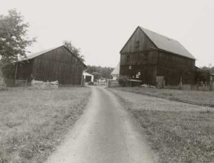 Gehöft. Scheunen