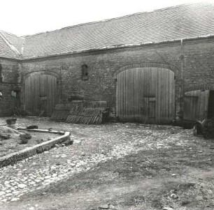 Markranstädt-Thronitz, Ringstraße 41. Vierseithof (1881). Hofansicht der Scheune