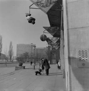 Dresden. Blick entlang des Dr.-Külz-Ringes Richtung Budapester Straße