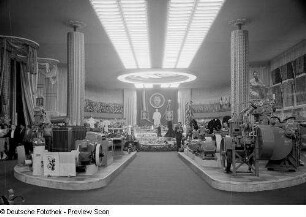 Aufnahme der bulgarischen Sektion der Leipziger Herbstmesse 1954