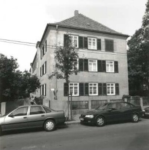 Dresden-Trachau. Wohnsiedlung Bauverein Gartenheim (1926/1928; P. Beck). Wohnblock, Böttgerstraße 37/39. Straßenansicht (Giebelansicht)