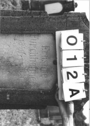 Grabstein 12A