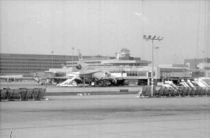 Frankfurt: Flughafen von der Rollbahn