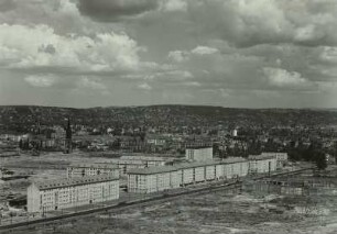 Dresden. Blick vom Rathausturm nach Osten zu den Neubauten an der Grunaer Straße