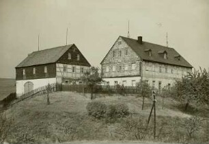Zschocken, Bauerngut : Zschocken. Hochgelegenes Bauerngut (typischer Fachwerkbau mit Schieferbedachung)